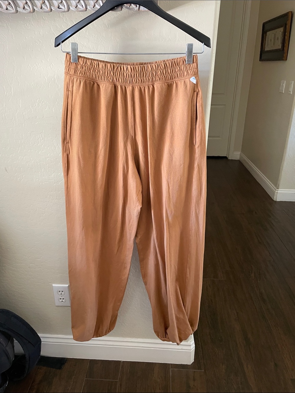 NWT FREE PEOPLE Hot Shot Jogger! - Picture 5 of 9